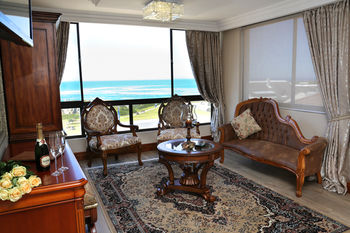 Misty Waves Boutique Hotel 4*