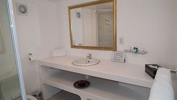 Misty Waves Boutique Hotel 4*