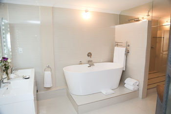 Misty Waves Boutique Hotel 4*