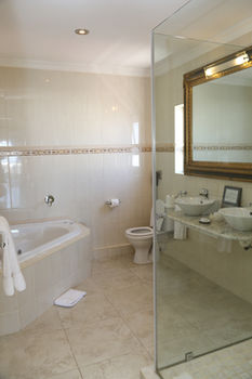 Misty Waves Boutique Hotel 4*