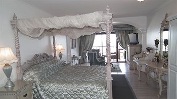 Misty Waves Boutique Hotel 4*
