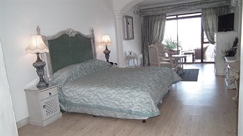 Misty Waves Boutique Hotel 4*