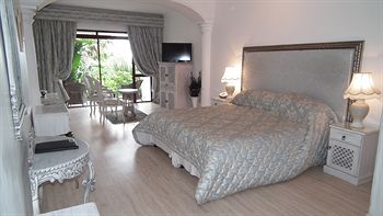 Misty Waves Boutique Hotel 4*