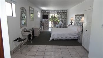 Misty Waves Boutique Hotel 4*