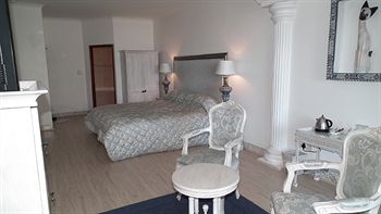 Misty Waves Boutique Hotel 4*