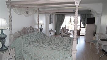 Misty Waves Boutique Hotel 4*