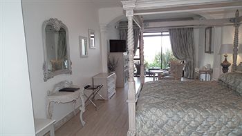 Misty Waves Boutique Hotel 4*