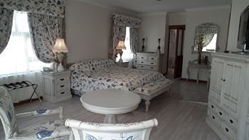 Misty Waves Boutique Hotel 4*