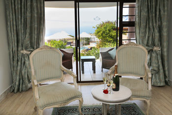 Misty Waves Boutique Hotel 4*