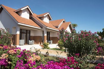 Azao Resort & Spa 4*