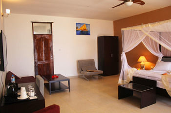 Azao Resort & Spa 4*