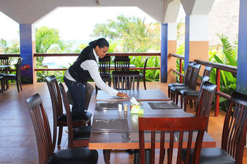 Azao Resort & Spa 4*