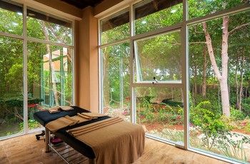 Azao Resort & Spa 4*