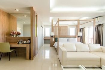 The Lake Hotel 3*