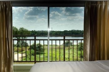 The Lake Hotel 3*