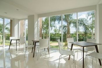 The Lake Hotel 3*