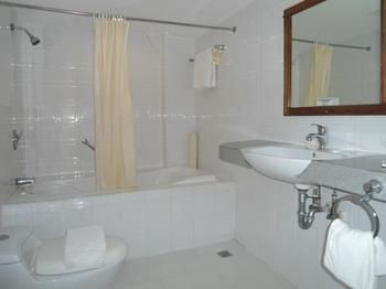 Almont City Hotel 3*