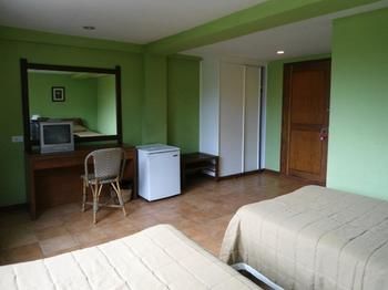 Almont City Hotel 3*
