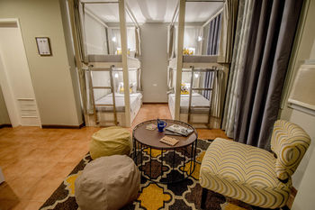 Almont City Hotel 3*