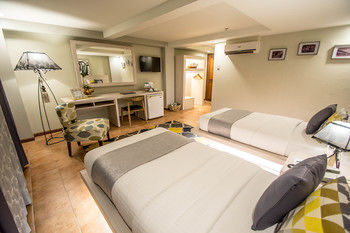 Almont City Hotel 3*