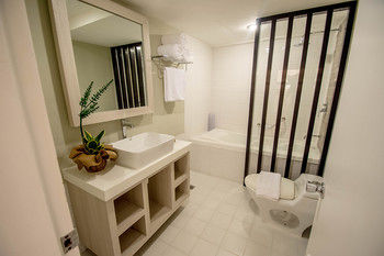 Almont City Hotel 3*
