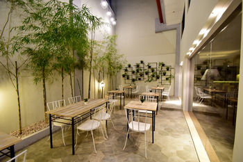 Almont City Hotel 3*