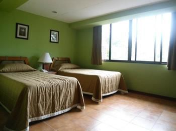 Almont City Hotel 3*