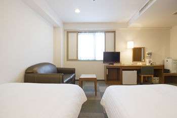 Hotel Wingport 3*