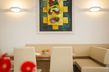 Vienna Grand Apartments CITY 0*