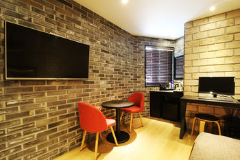 17th Hotel 0*