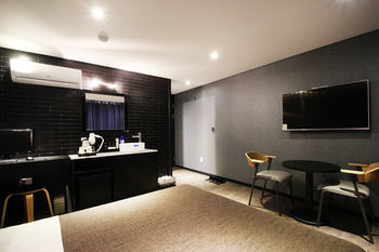 17th Hotel 0*