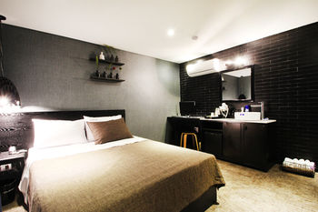 17th Hotel 0*