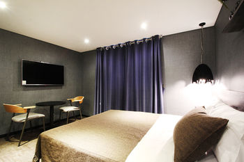 17th Hotel 0*