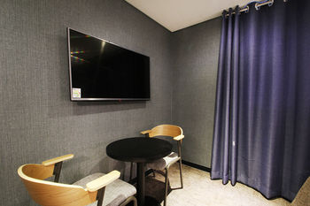17th Hotel 0*