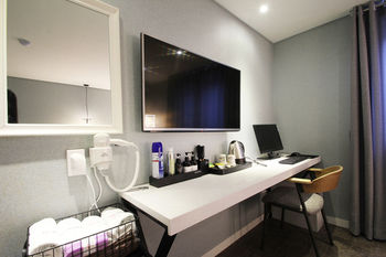 17th Hotel 0*
