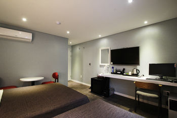 17th Hotel 0*