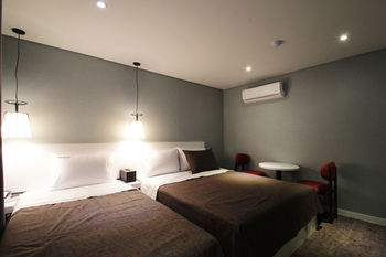 17th Hotel 0*