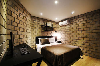 17th Hotel 0*