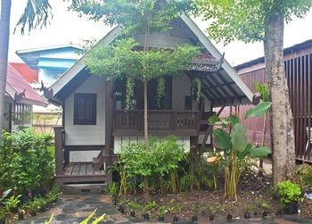 Niwas Ayutthaya 2*