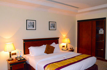 Crown Tower Hotel 2*