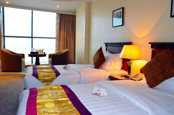 Crown Tower Hotel 2*