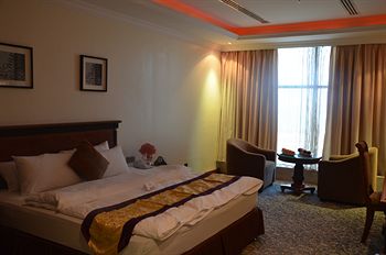Crown Tower Hotel 2*