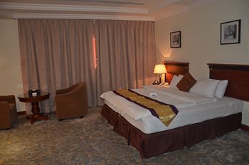 Crown Tower Hotel 2*