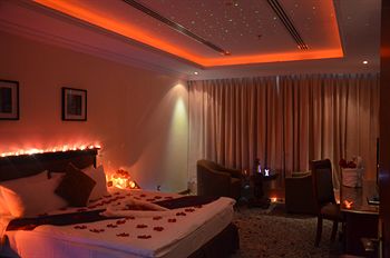 Crown Tower Hotel 2*