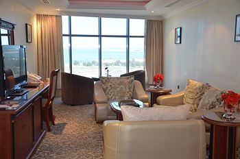 Crown Tower Hotel 2*