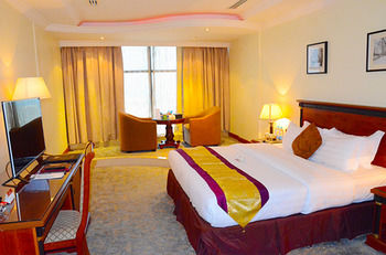 Crown Tower Hotel 2*