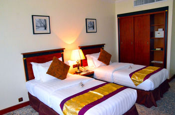 Crown Tower Hotel 2*