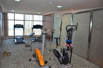 Crown Tower Hotel 2*