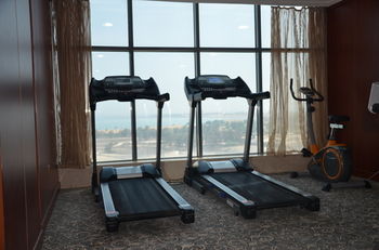 Crown Tower Hotel 2*