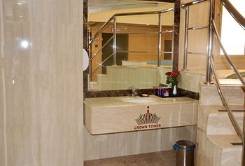 Crown Tower Hotel 2*